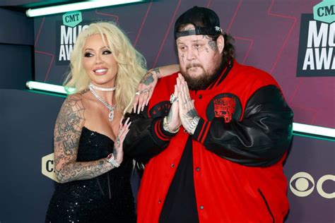 Jelly Roll lost his heart to a woman named "Bunnie", who is an American model and social media influencer. . Jelly roll wife